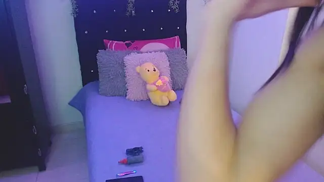 Snapshot of Lyaa_Cute chatting on November 5, 2025, 1:42 am Lyaa Cute online show from November 5, 2025, 1:42 am