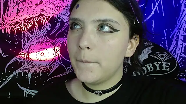 mikaskullcs online show from September 24, 2025, 4:41 am