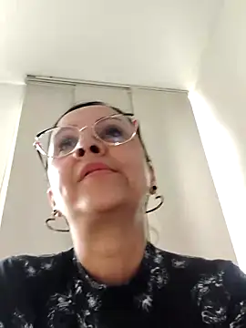 Amadamilf1980 online show from April 20, 2026, 2:40 pm