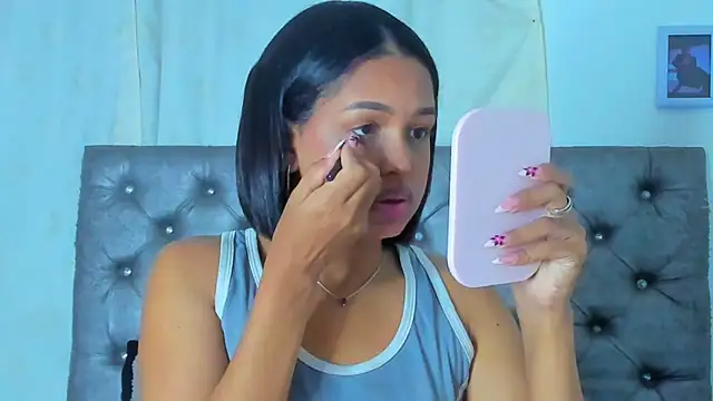 Snapshot of NikkiStarrr chatting on November 7, 2025, 10:09 am NikkiStarrr online show from November 7, 2025, 10:09 am