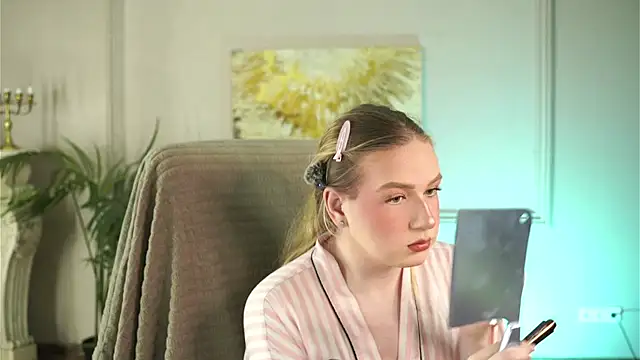 Snapshot of Jes_Solar chatting on June 24, 2026, 9:45 pm Jes Solar online show from June 24, 2026, 9:45 pm