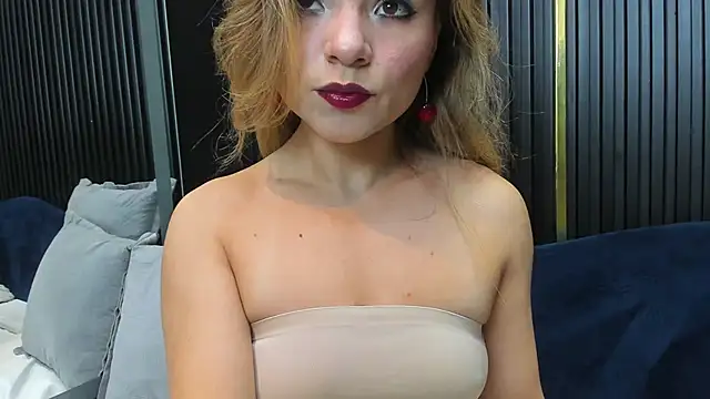NalaRosse online show from June 6, 2026, 3:01 am