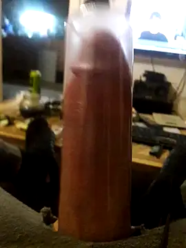 Snapshot of Tomassasdss chatting on December 5, 2025, 5:00 pm Tomassasdss online show from December 5, 2025, 5:00 pm