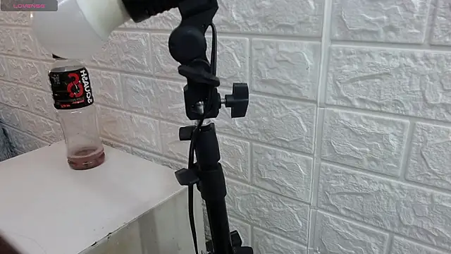 nei girl online show from March 10, 2026, 11:47 am