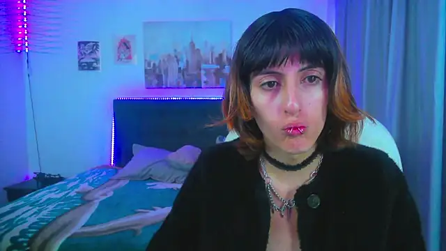 Snapshot of goth_minerva chatting on June 15, 2026, 1:33 pm goth minerva online show from June 15, 2026, 1:33 pm