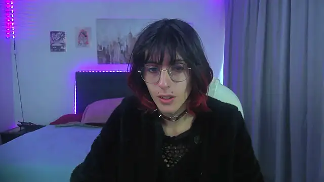 Snapshot of goth_minerva chatting on July 20, 2026, 1:35 pm goth minerva online show from July 20, 2026, 1:35 pm