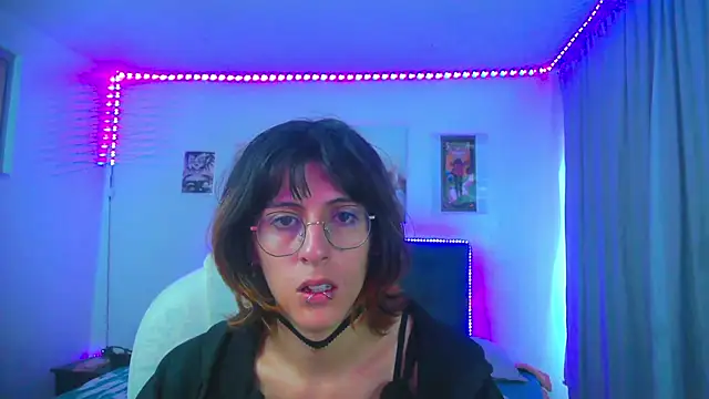 Snapshot of goth_minerva chatting on July 8, 2026, 1:34 pm goth minerva online show from July 8, 2026, 1:34 pm