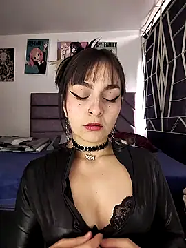 KARINNA  RAVEN online show from May 1, 2026, 9:31 pm