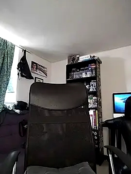 KARINNA  RAVEN online show from February 6, 2026, 5:20 pm