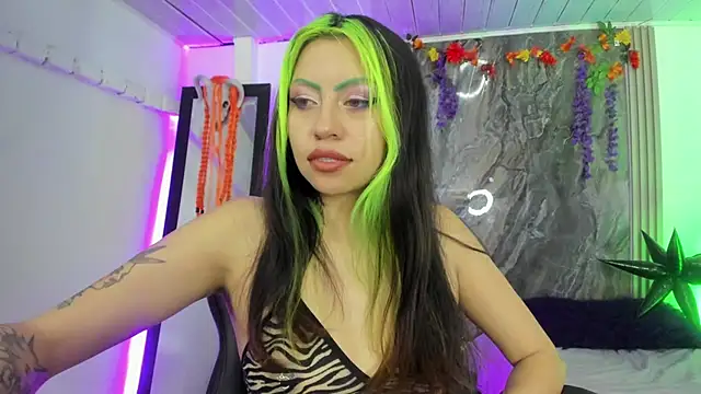 Snapshot of midory_ chatting on October 14, 2025, 4:35 am midory online show from October 14, 2025, 4:35 am