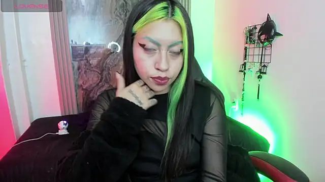 Snapshot of midory_ chatting on October 17, 2025, 3:21 am midory online show from October 17, 2025, 3:21 am