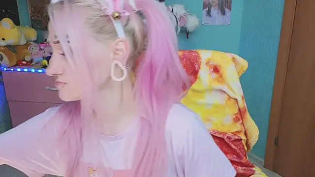 Manuela unicorn online show from October 18, 2025, 4:36 am