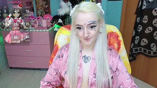 Manuela unicorn online show from May 15, 2026, 8:29 pm