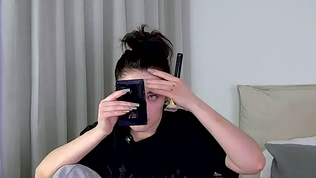 AshleyD  online show from February 13, 2026, 3:17 am