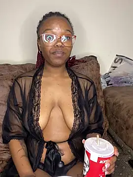YummyMelanin117 online show from May 1, 2026, 8:03 pm