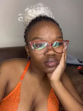 YummyMelanin117 online show from April 22, 2026, 10:49 pm