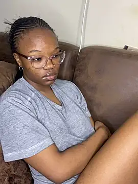 YummyMelanin117 online show from August 4, 2026, 5:28 pm