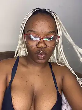 YummyMelanin117 online show from April 20, 2026, 3:13 pm