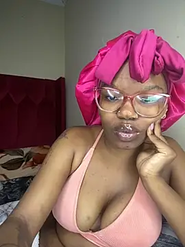 YummyMelanin117 online show from November 25, 2025, 7:47 pm