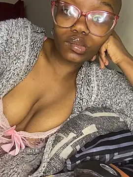 YummyMelanin117 online show from October 23, 2025, 3:05 am