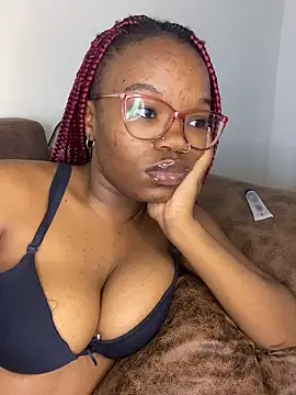 YummyMelanin117 online show from April 28, 2026, 9:57 am