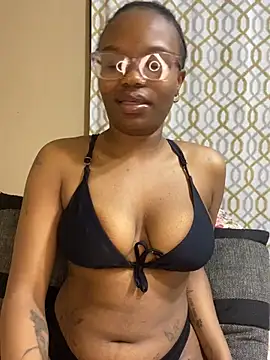 YummyMelanin117 online show from June 24, 2026, 1:37 am