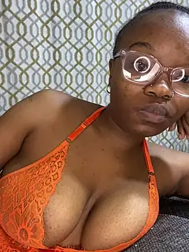 YummyMelanin117 online show from June 25, 2026, 2:09 am