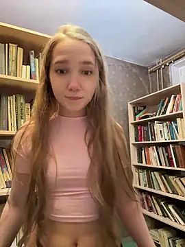 Snapshot of bambi_lu chatting on April 16, 2026, 9:39 pm bambi lu online show from April 16, 2026, 9:39 pm