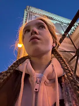 Snapshot of bambi_lu chatting on October 19, 2025, 3:15 pm bambi lu online show from October 19, 2025, 3:15 pm