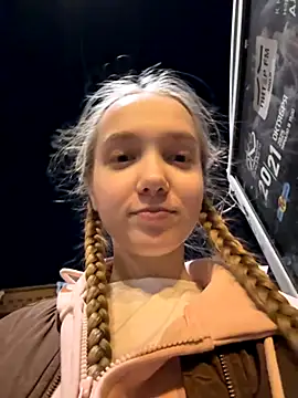 Snapshot of bambi_lu chatting on October 8, 2025, 4:51 pm bambi lu online show from October 8, 2025, 4:51 pm