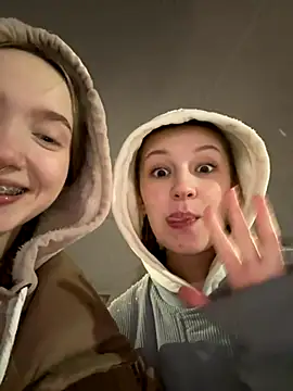 Snapshot of bambi_lu chatting on November 18, 2025, 4:54 pm bambi lu online show from November 18, 2025, 4:54 pm