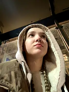 Snapshot of bambi_lu chatting on November 13, 2025, 6:12 pm bambi lu online show from November 13, 2025, 6:12 pm