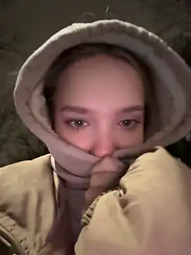 Snapshot of bambi_lu chatting on November 14, 2025, 6:00 pm bambi lu online show from November 14, 2025, 6:00 pm