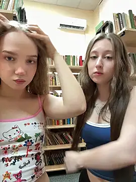 Snapshot of bambi_lu chatting on April 9, 2026, 4:35 pm bambi lu online show from April 9, 2026, 4:35 pm