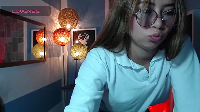 Fiorellaa delsd online show from September 26, 2025, 2:13 pm