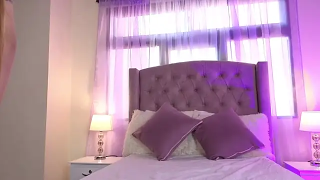 Snapshot of zaraquiinn chatting on October 14, 2025, 1:56 pm zaraquiinn online show from October 14, 2025, 1:56 pm