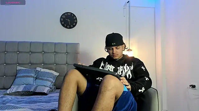 samxx muscle online show from October 16, 2025, 12:57 pm