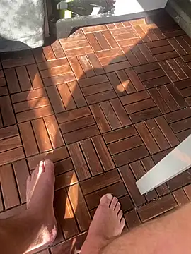 Swiss8700 online show from September 28, 2025, 1:40 pm