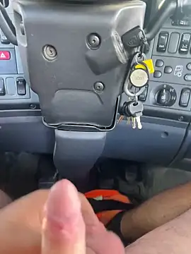 Swiss8700 online show from September 10, 2025, 3:22 pm