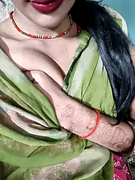 Snapshot of Eshwari_Chopra chatting on October 14, 2025, 3:45 pm Eshwari Chopra online show from October 14, 2025, 3:45 pm