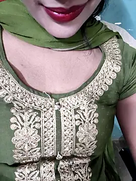 Snapshot of Eshwari_Chopra chatting on November 17, 2025, 8:07 am Eshwari Chopra online show from November 17, 2025, 8:07 am