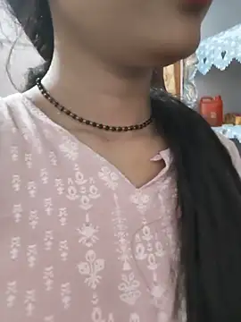Snapshot of Eshwari_Chopra chatting on June 18, 2026, 11:43 pm Eshwari Chopra online show from June 18, 2026, 11:43 pm