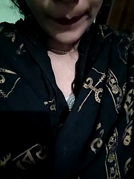 Snapshot of Eshwari_Chopra chatting on December 4, 2025, 3:27 am Eshwari Chopra online show from December 4, 2025, 3:27 am