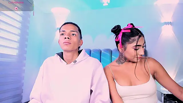 candyandmarilyn online show from October 19, 2025, 9:06 pm