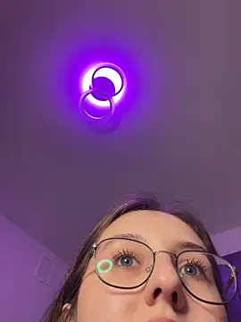 Snapshot of Vviikkssiikk chatting on October 24, 2025, 5:23 pm Vviikkssiikk online show from October 24, 2025, 5:23 pm