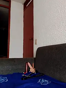 dulcewitch online show from October 3, 2025, 2:07 pm