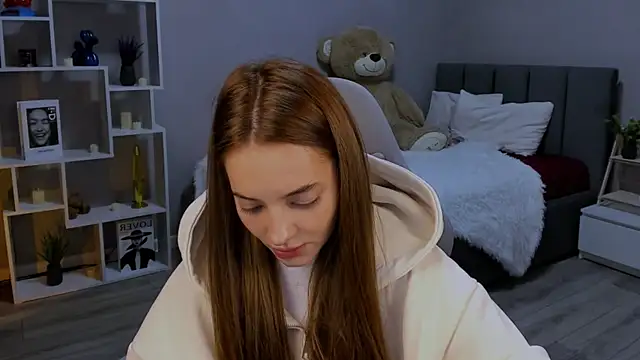 MelanieAlves online show from November 29, 2025, 6:08 pm