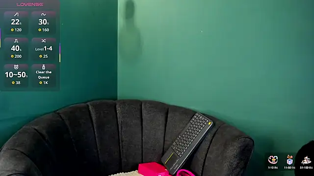 Elaine87  online show from October 11, 2025, 11:39 pm