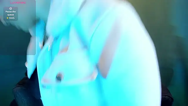 Elaine87  online show from November 8, 2025, 10:35 pm