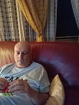 Alexis Bull online show from June 7, 2026, 11:32 pm